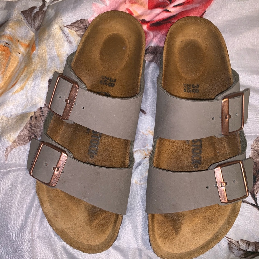 BIRKENSTOCK
ARIZONA SLIDE SANDAL